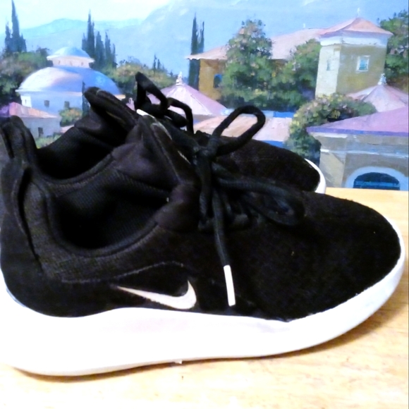 nike viale black womens